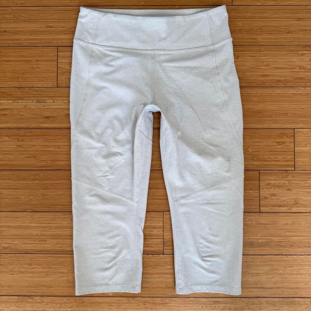 Outdoor Voices Cropped Capri Leggings Medium Off White Gray 16" Inseam